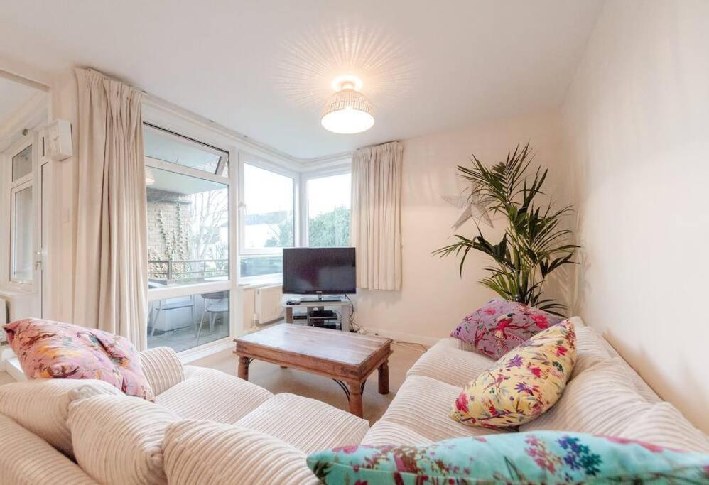 Spacious Two Double Bedroom Flat Londres Exterior foto