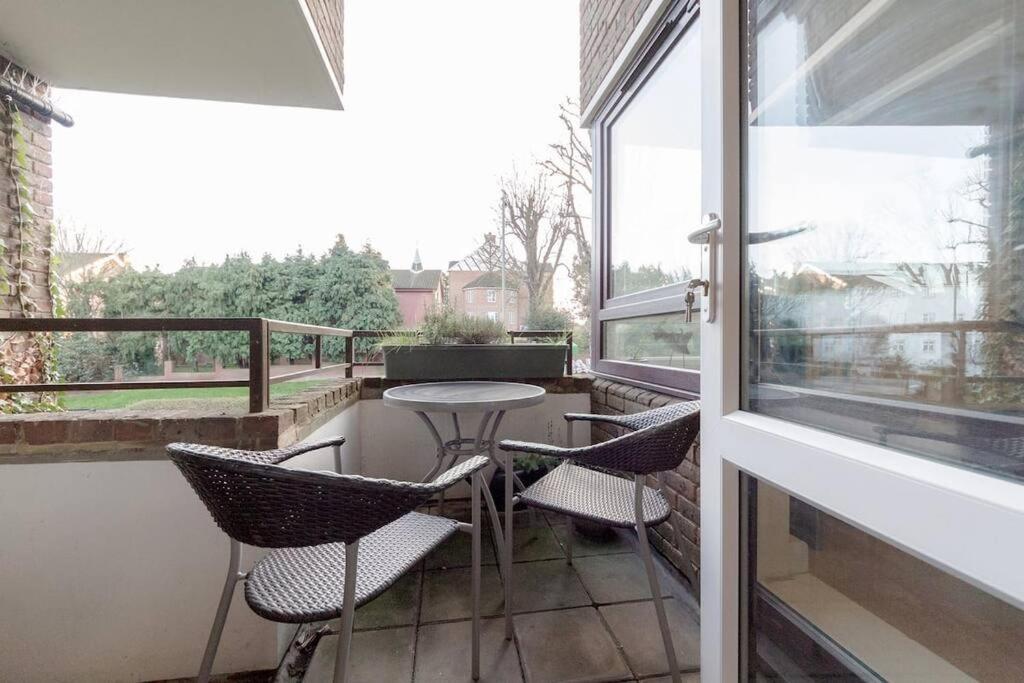 Spacious Two Double Bedroom Flat Londres Exterior foto