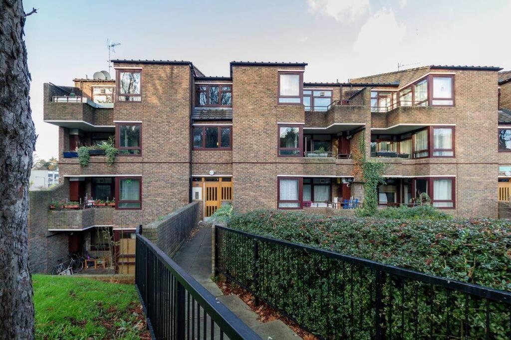 Spacious Two Double Bedroom Flat Londres Exterior foto